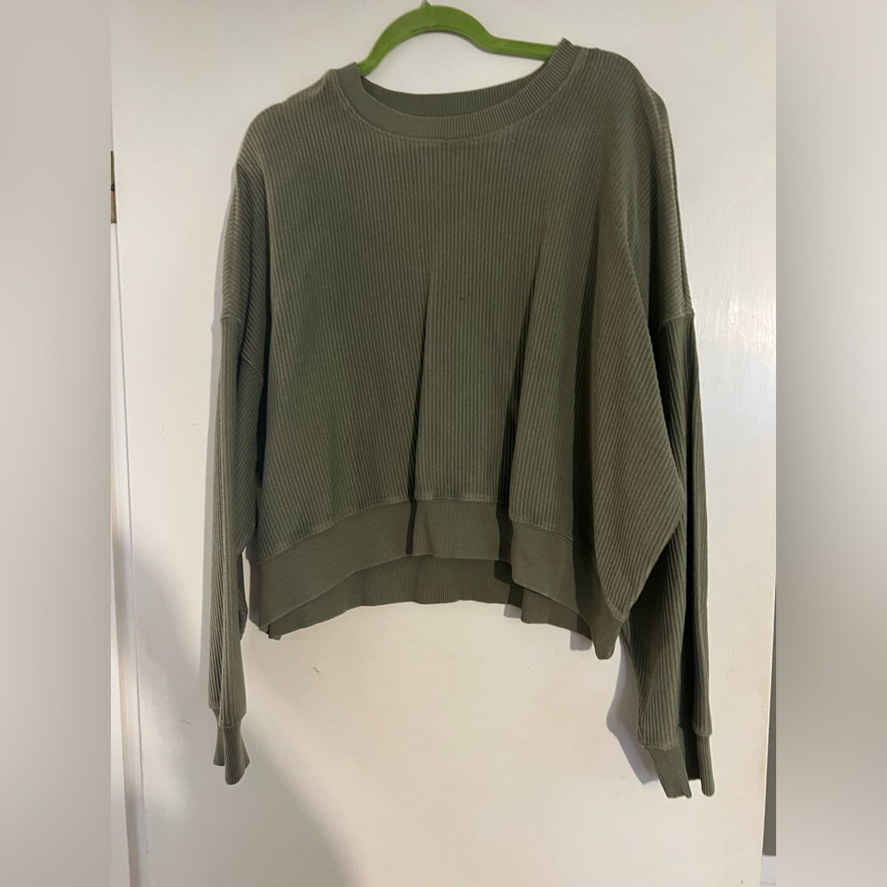 Cropped AE sweatshirt